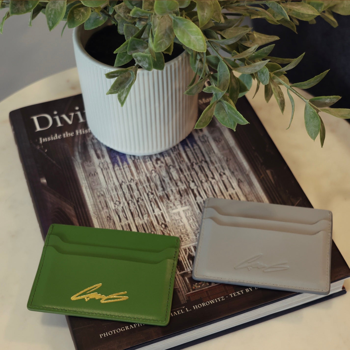 BLOOMING CARD HOLDER